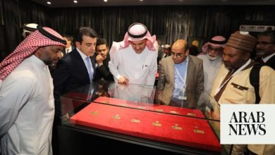 مكتبة سعودية تعرض عملات ومخطوطات إسلامية قديمة في المغرب