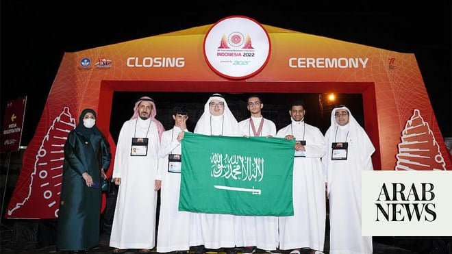 فوز طلاب سعوديين بـ 94 جائزة علمية عام 2022: تقرير فوز طلاب سعوديين بـ 94 جائزة علمية عام 2022: تقرير