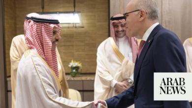 وزير الخارجية السعودي يلتقي نظيره التونسي