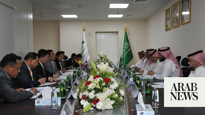 مسؤولون سعوديون وتايلانديون يناقشون جهود مكافحة الفساد مسؤولون سعوديون وتايلانديون يناقشون جهود مكافحة الفساد