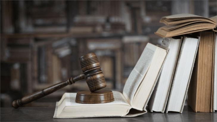 مستقبل دراسة القانون في سويسرا: التكاليف, الشروط, الرواتب مستقبل دراسة القانون في سويسرا: التكاليف, الشروط, الرواتب